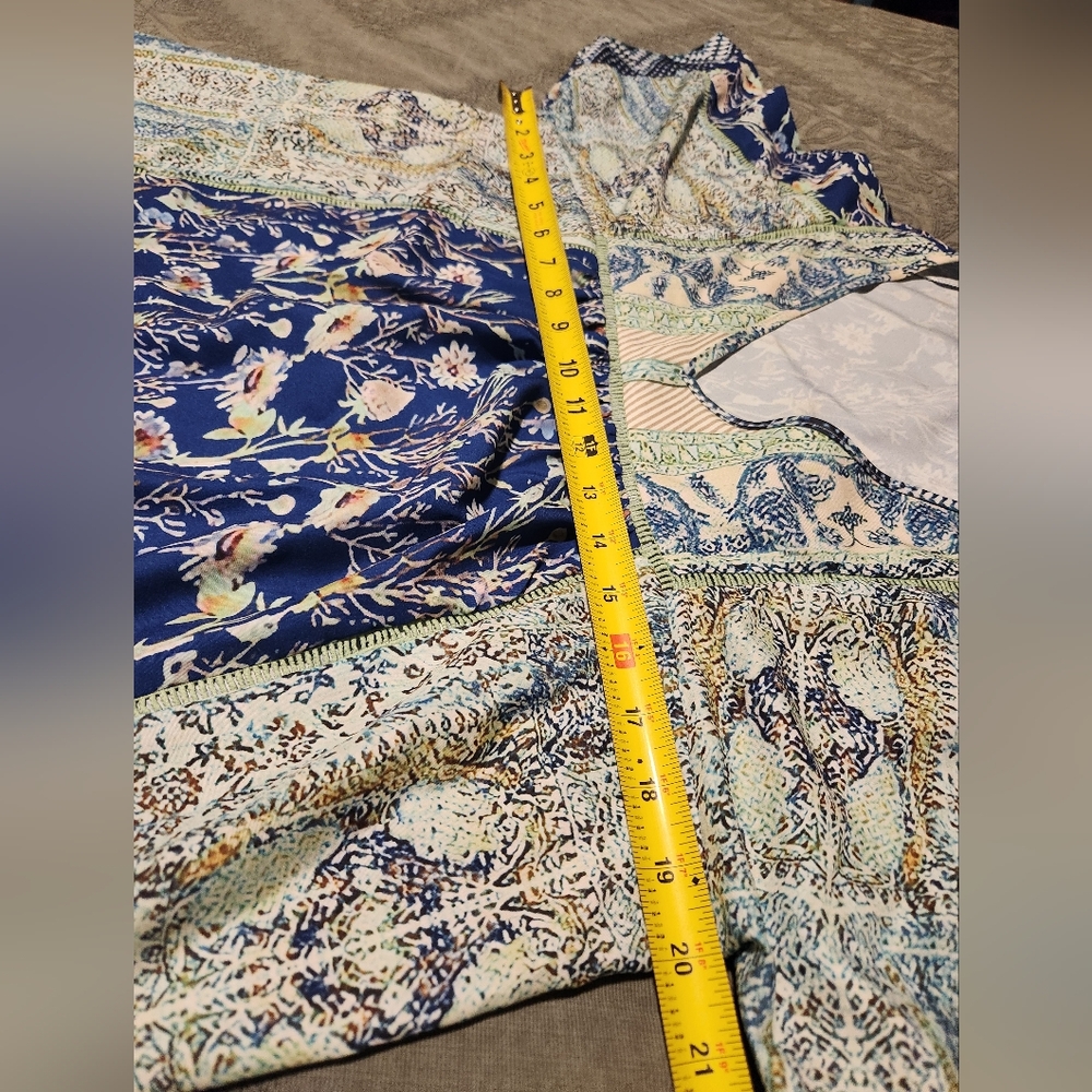 😀Bohemian Blue and Green V-Neck Top - Picture 5 of 7